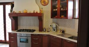 Cucina classica su misura in legno 5